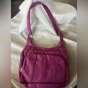 TravelonWomen’s Magenta Crossbody Purse